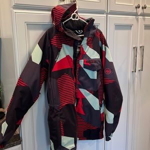 Ski/Snowboard jacket. Size medium mens. Fun pattern. 686 brand